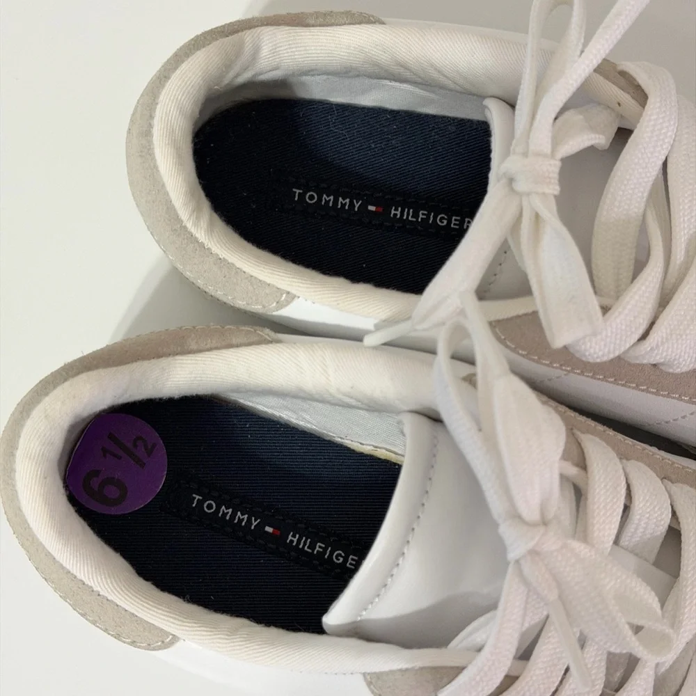 Tommy Hilfiger white women sneakers - Picture 3 of 5